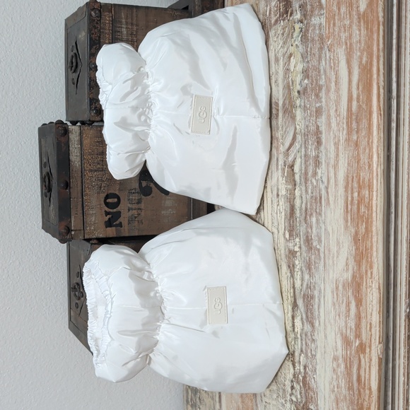 UGG Dip Puffer Waterproof Boot Covers White, New Without Tags - Picture 6 of 7